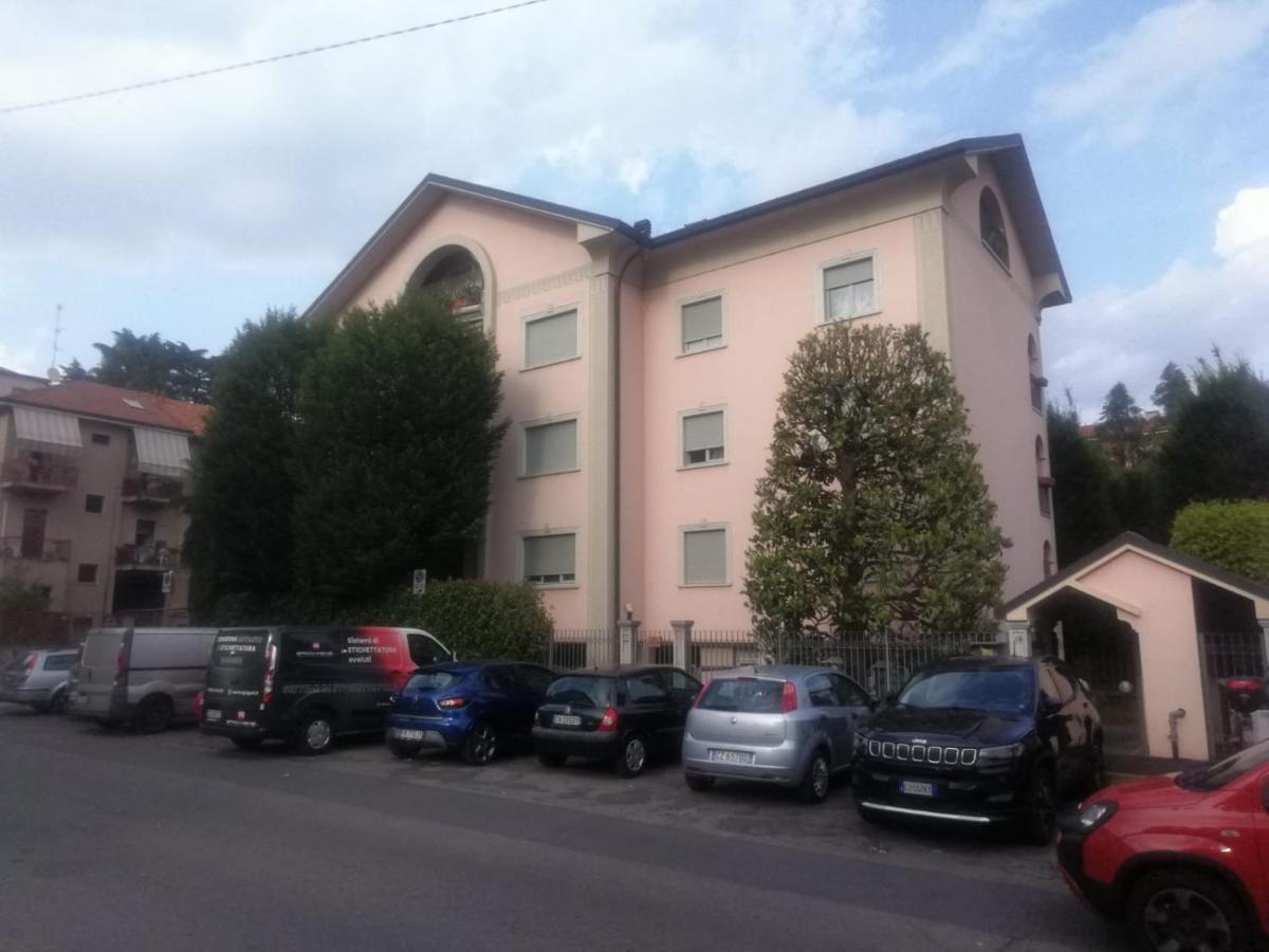 Casa Vacanze La Mela Monza Exteriör bild