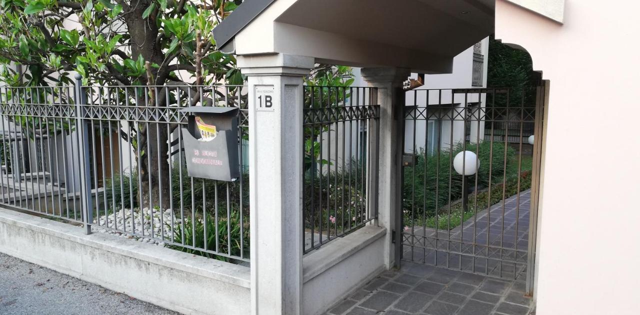 Casa Vacanze La Mela Monza Exteriör bild